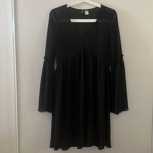 H&M black long sleeve dress size 4